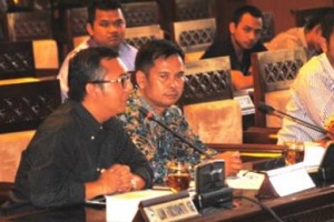 Ketua STIKKu, Asep Sufyan Ramadhy saat memberikan pandangannya terkait raperda HIV AIDS.